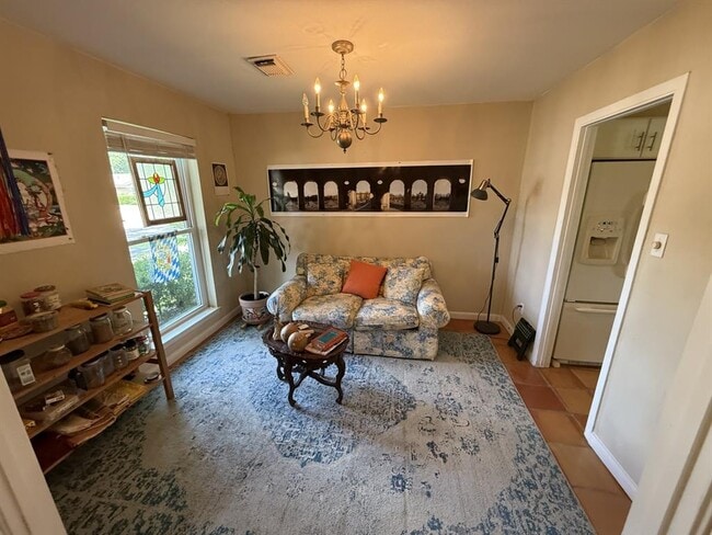 Building Photo - 15806 Torry Pines Rd