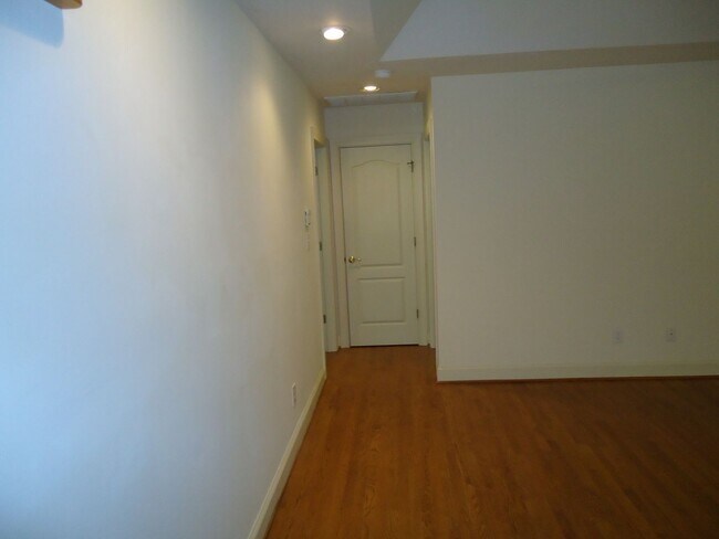 Building Photo - GATLING POINTE