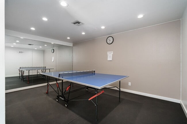 Building Photo - 1Bed/1Bath Single Story Condo in La Mesa w...