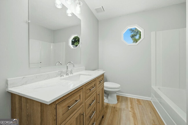 Building Photo - 210 Meadow Run