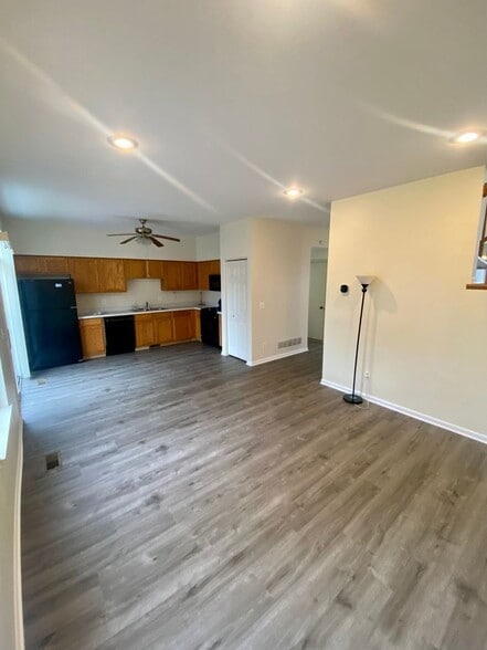 Building Photo - 315 Richmond Dr