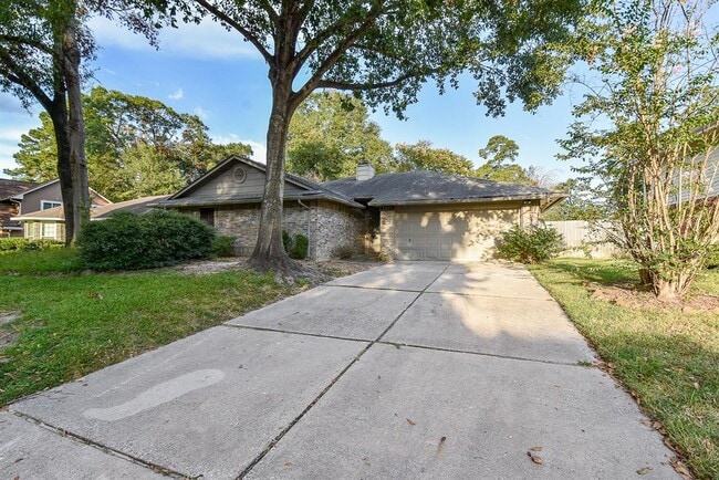 Building Photo - 4018 Bassingham Dr