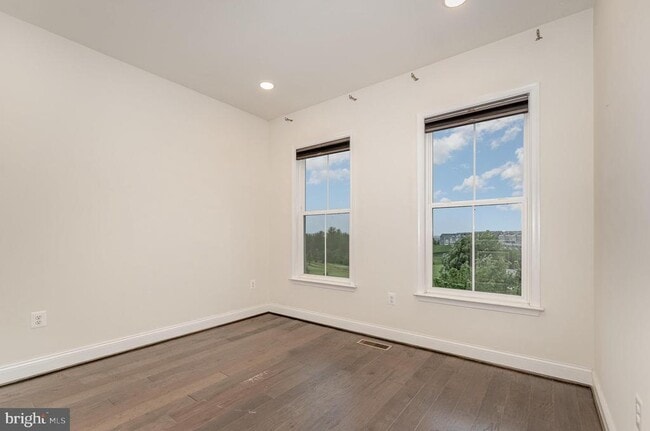 Building Photo - 1729 Cottonwood Grove Rd