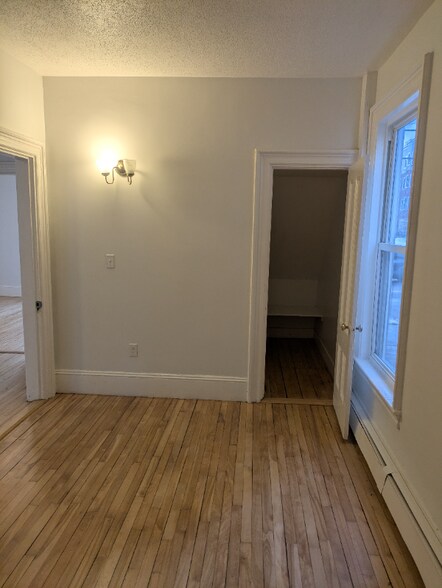 Building Photo - 148 Bartlett St