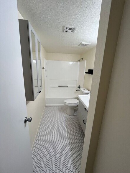 Building Photo - 1201 S McClintock Dr