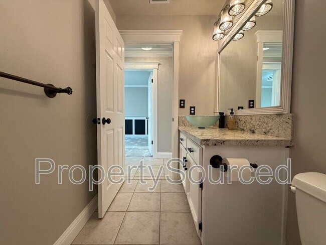 Building Photo - 1351 Aksland Dr