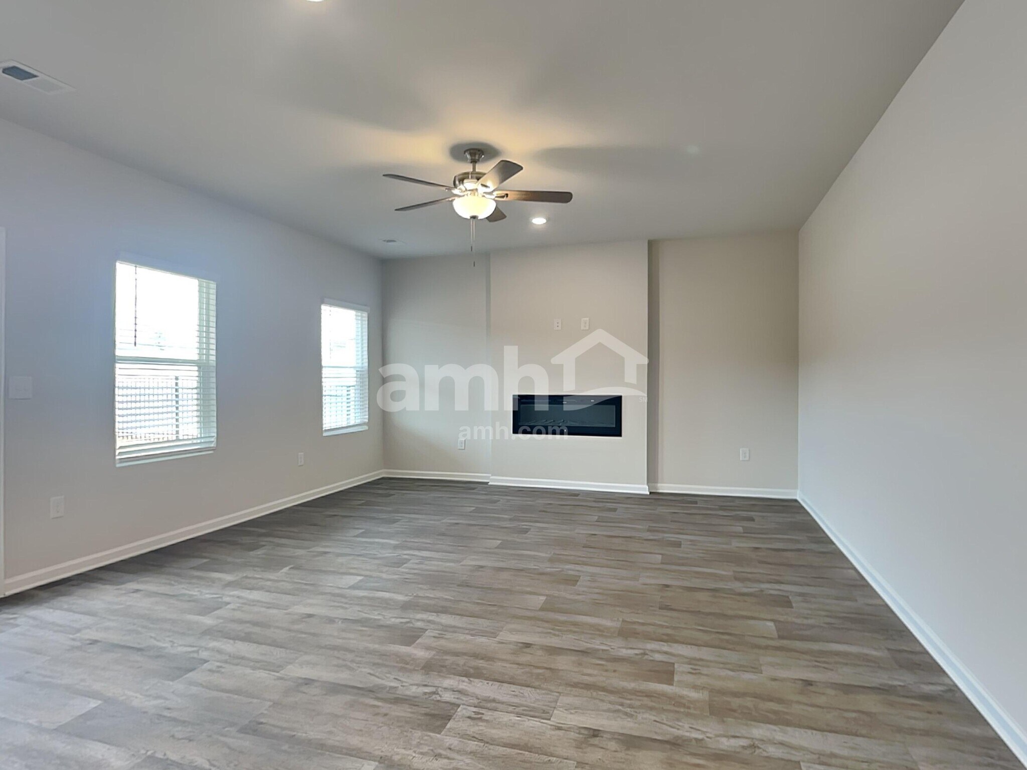 Building Photo - 3232 Emberly Dr