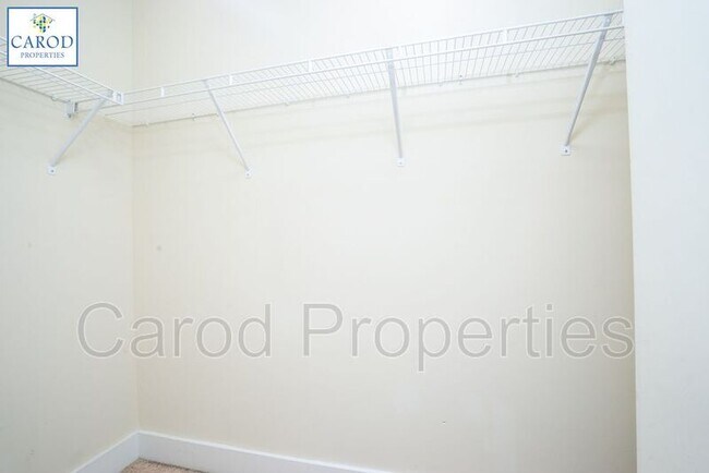 Building Photo - 3840 Willow Green Pl
