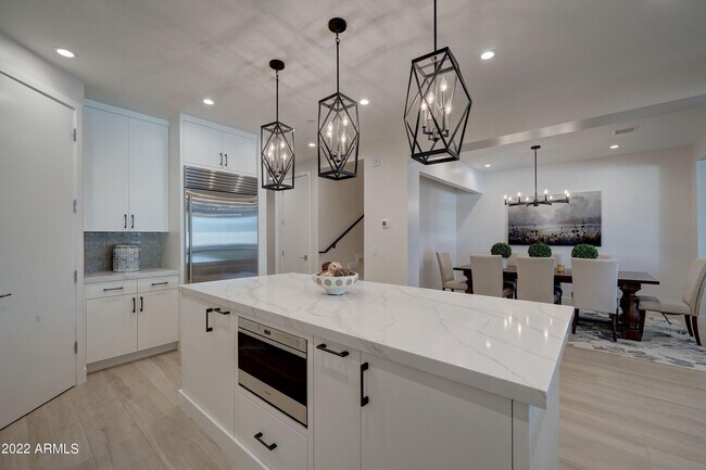 Building Photo - 6500 E Camelback Rd