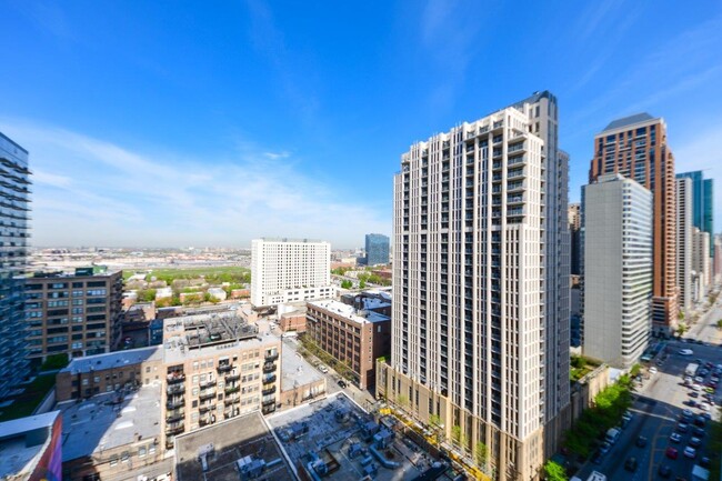 Building Photo - 1305 S Michigan Ave