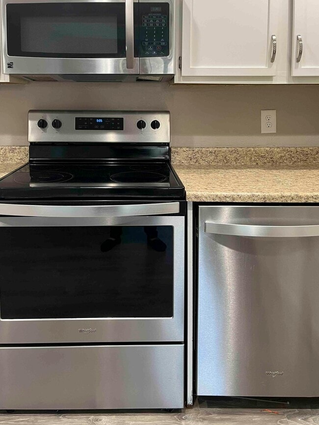 Building Photo - 7831 Meadowhaven Blvd