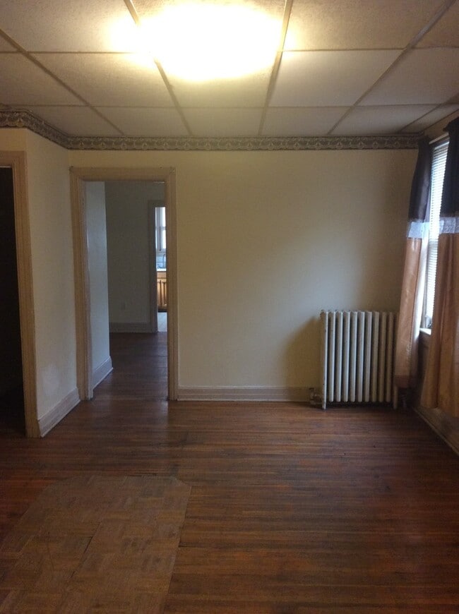 Building Photo - 303 E King St