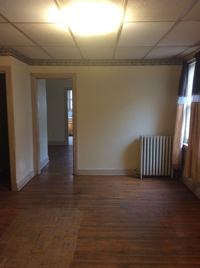 Building Photo - Spacious 2 Bedroom in Oldetowne East-York City SD
