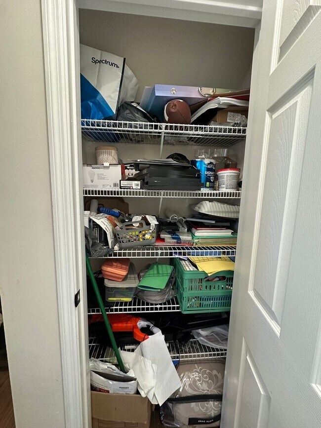 Building Photo - 101 Spain Dr