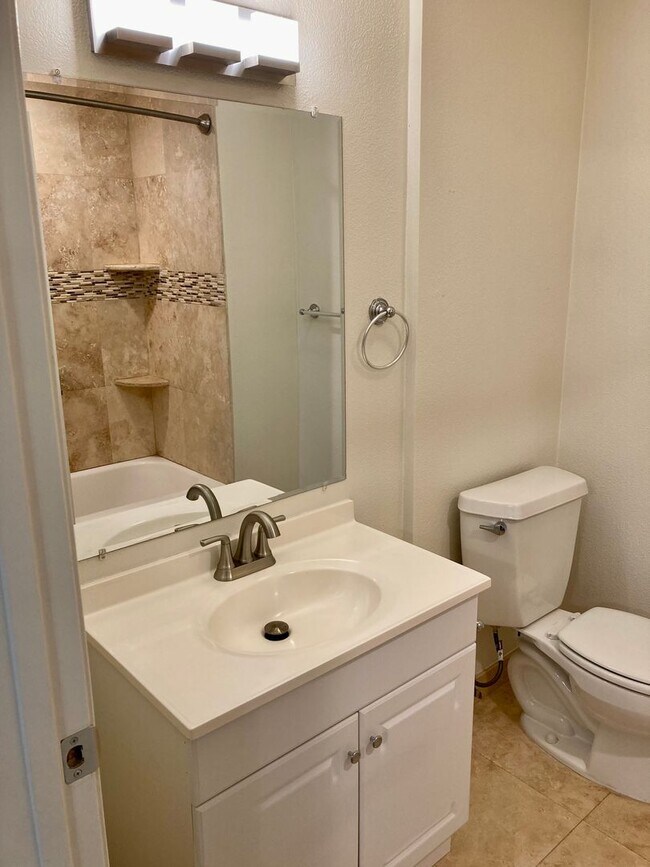Building Photo - Tierrasanta 4 Bedroom 3 Bath