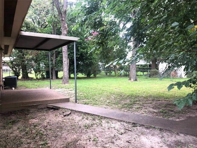 Building Photo - 307 Moss Hill Ln