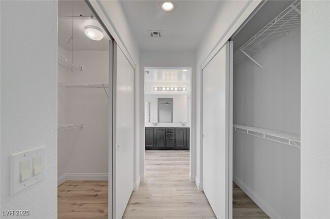 Building Photo - 9893 Canyon Peak Dr