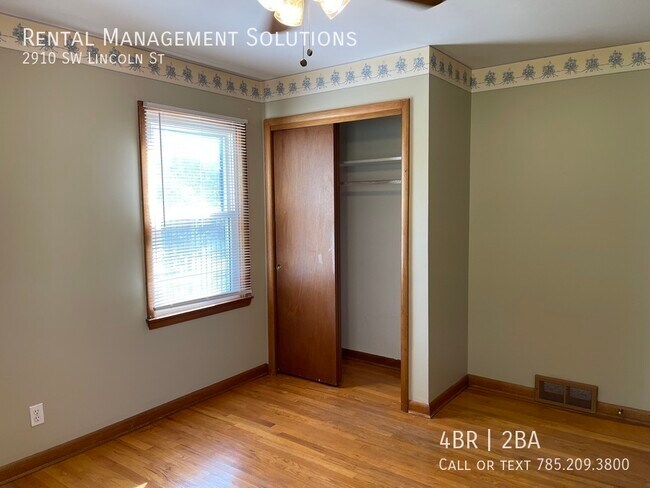 Building Photo - 2910 SW Lincoln St- 4 BED/2 BATH