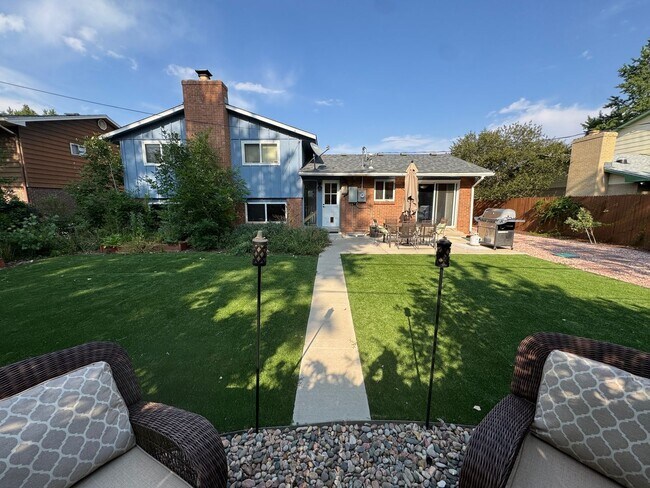 Building Photo - BEAUTIFUL 4 Bed 3 Bath Single Family Home In Boulder!