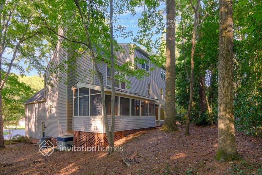 Building Photo - 305 Durington Pl