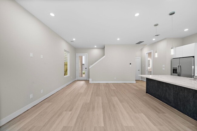 Building Photo - 3 Bed 2.5 Bath New Construction Available ...