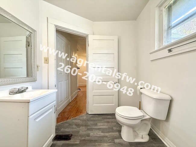 Building Photo - 231 W Dewald St