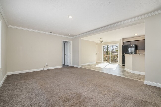 Building Photo - Available to Show