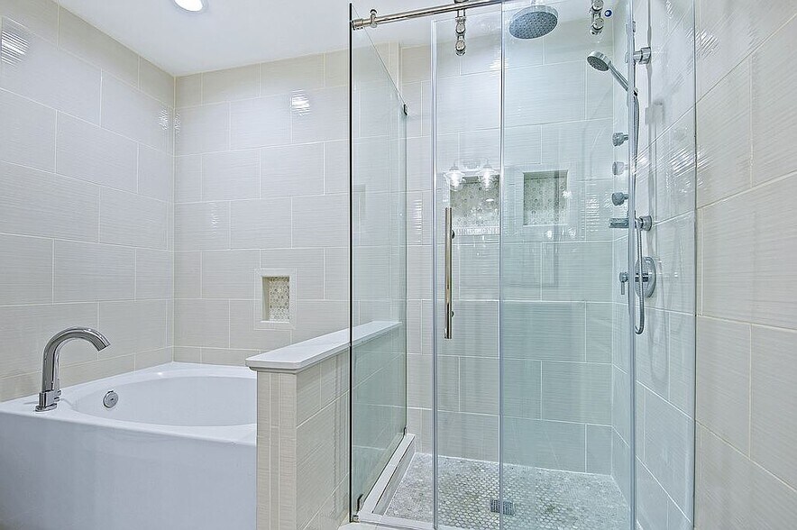 Building Photo - 2016 Fleet St