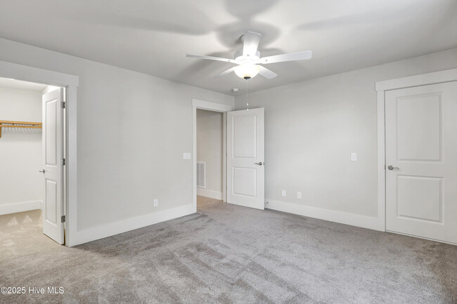 Building Photo - 730 Edgerton Dr