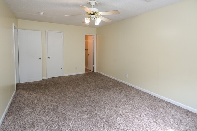 Building Photo - 2225 Golf Rd SW