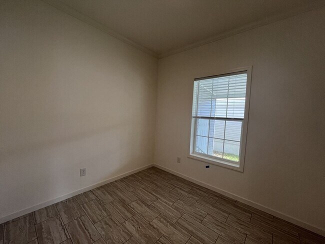 Building Photo - 557 Bimini Cay Cir