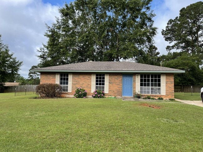 Primary Photo - 109 Elizabeth Dr