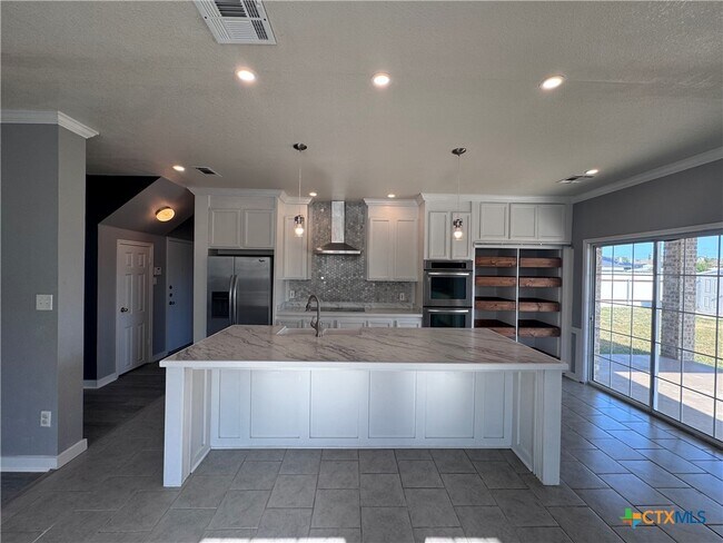 Building Photo - 701 Black Hills Trail