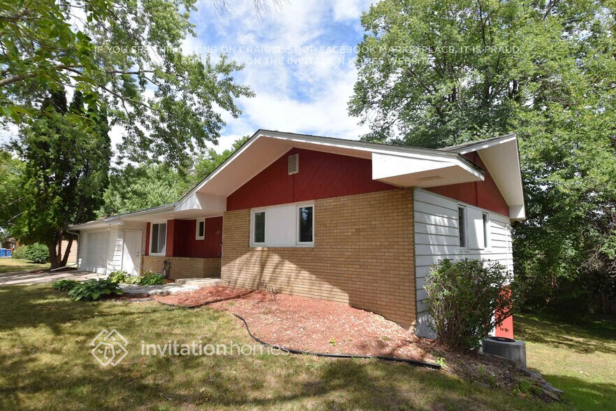 Primary Photo - 2300 Winfield Ave