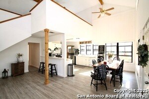 Building Photo - 912 NW Pebble Beach Dr