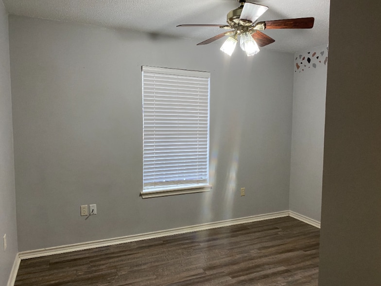 Building Photo - 2024 Olive St