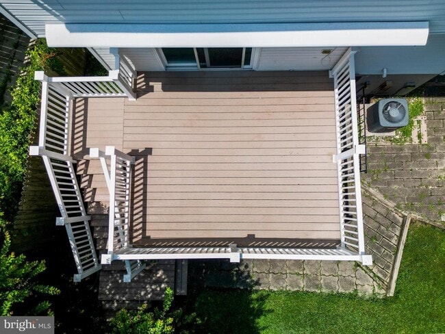 Building Photo - 7862 Centergate Ct