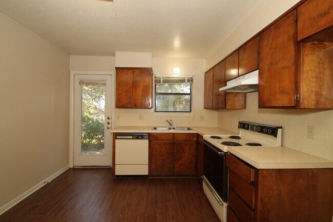 Building Photo - 309 Margaret Lee St