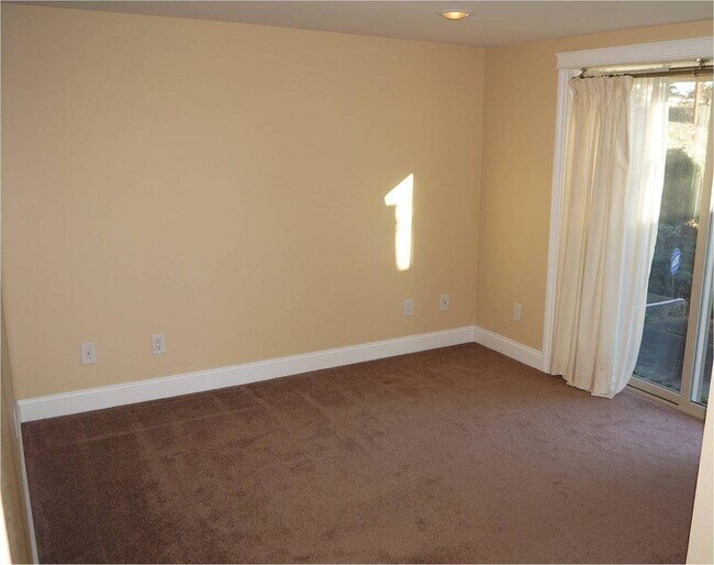 Building Photo - Spectacular Water View of Puget Sound and Mount Rainier