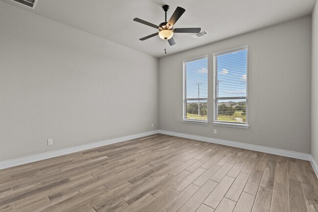 Building Photo - 1612 Eaton Pk