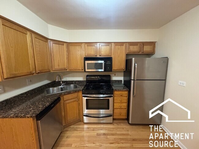 Primary Photo - 4056 N California Ave