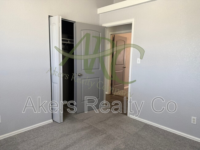 Building Photo - 741 E Laporte Dr