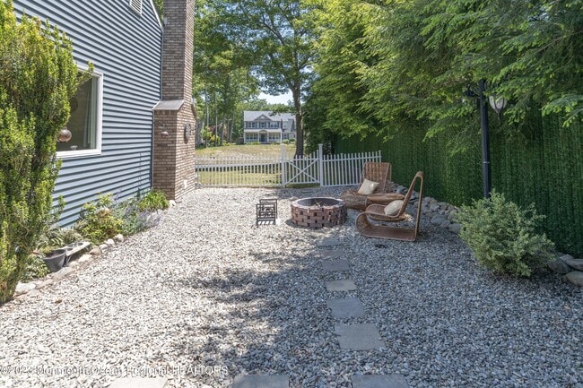 Building Photo - 38 Claridge Dr