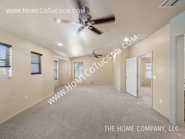 Building Photo - 5749 E Bellow Ln