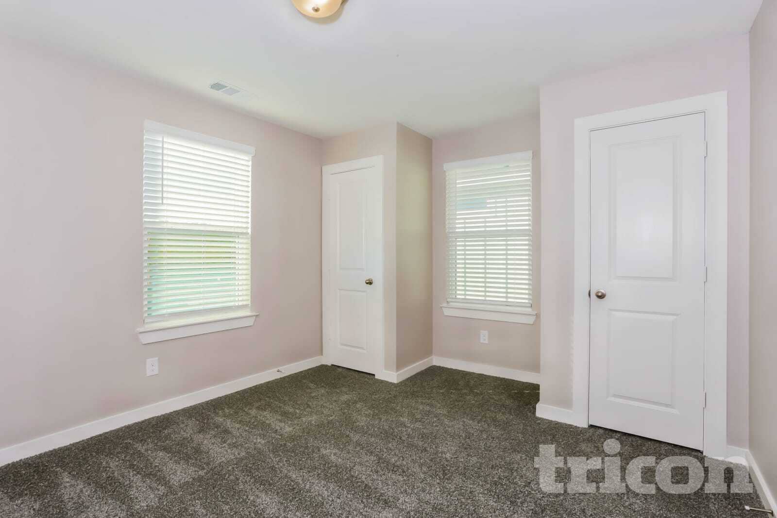 Building Photo - 714 LACEWING DR