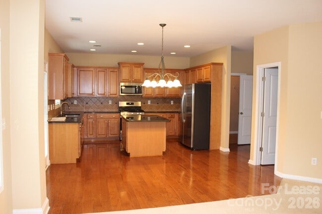 Building Photo - 2007 Potomac Rd