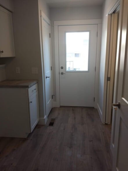 laundry room - 712 N 12th St