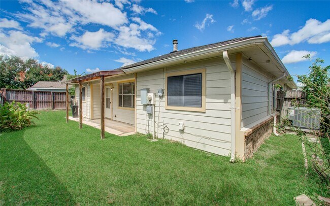 Building Photo - 11323 Windmark Dr