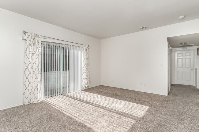 Building Photo - 3329 Rosedale Ave