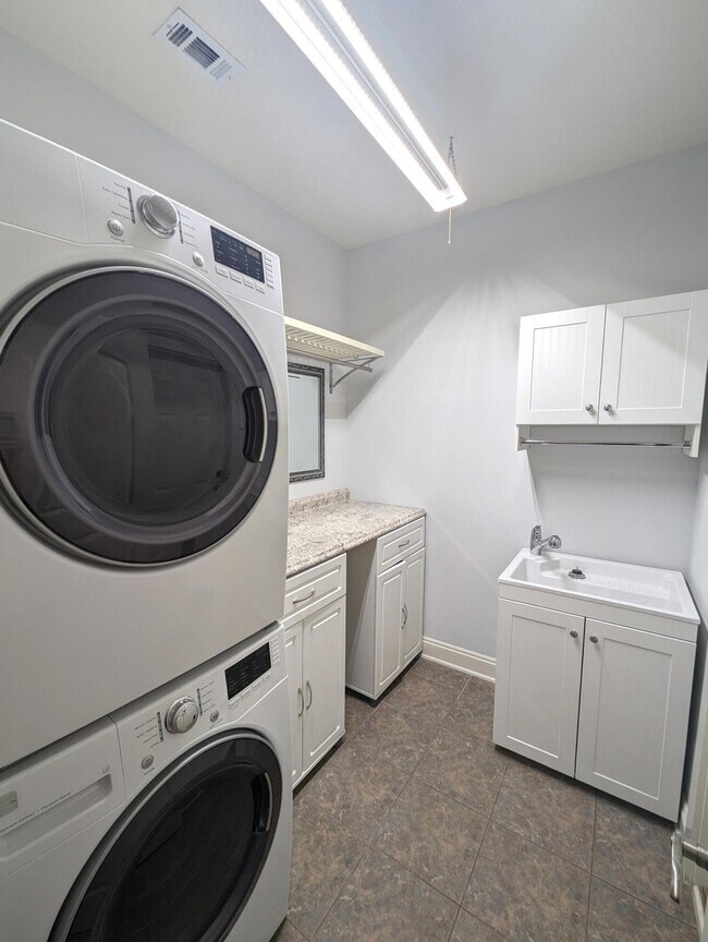 Building Photo - 1920 Morella St